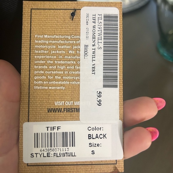 NWT Mfg first Black Vest with Storage Pockets size small - Picture 7 of 10